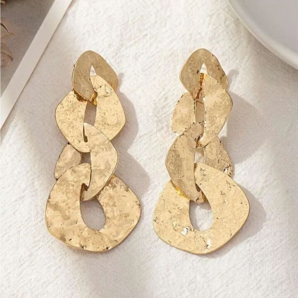 Gold chain drop earrings M201